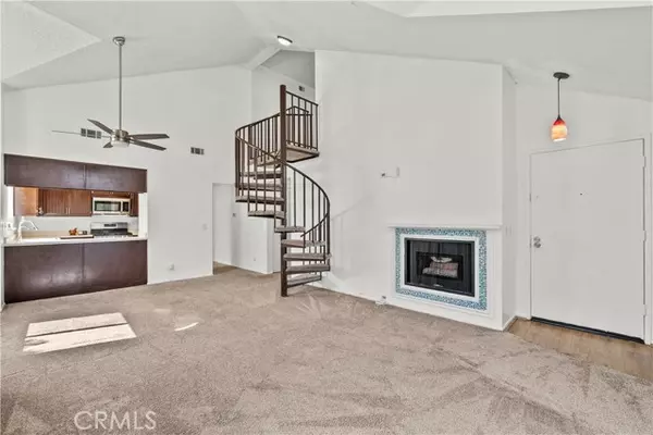 Canyon Country, CA 91351,26936 Flo Lane 402