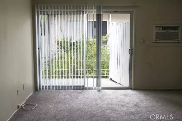 Van Nuys, CA 91401,5742 5742 Hazeltine 5