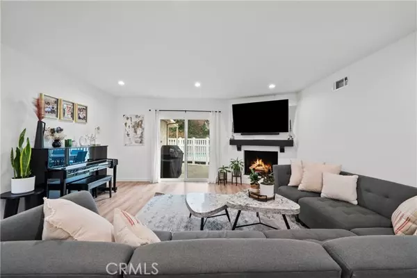 Glendale, CA 91214,5042 Carolyn WAY