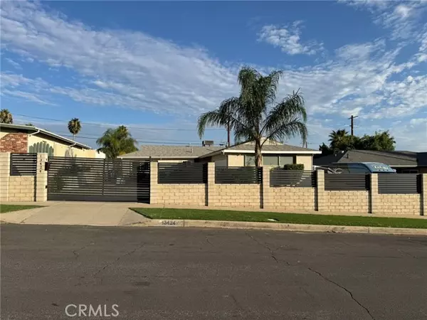 Sylmar, CA 91342,13424 Dyer