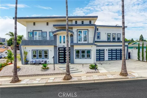 7702 Alberta, Huntington Beach, CA 92648