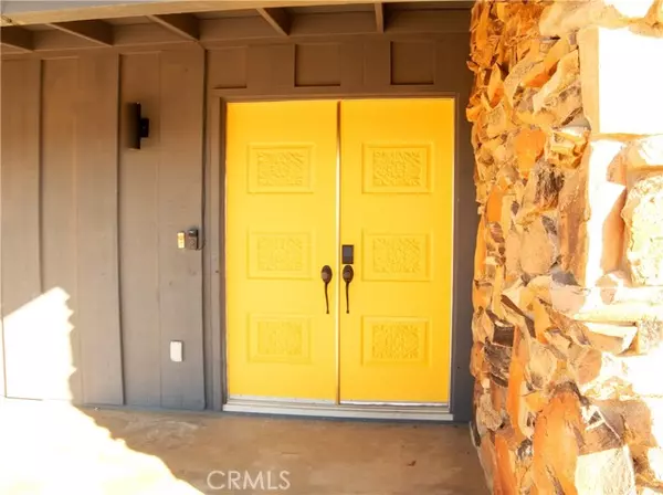 Yucca Valley, CA 92284,9163 Joshua LN