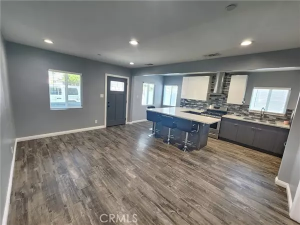 15524 Tupper, North Hills, CA 91343
