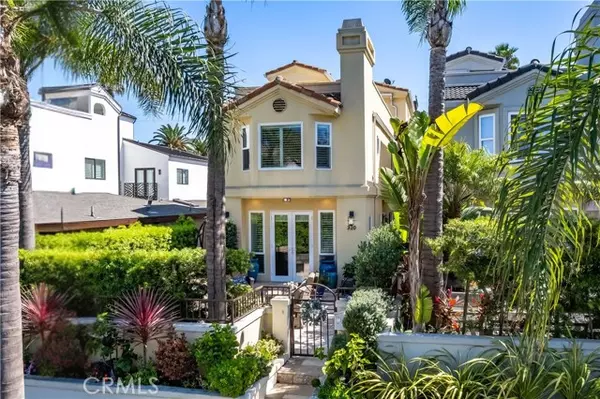320 15th ST, Huntington Beach, CA 92648