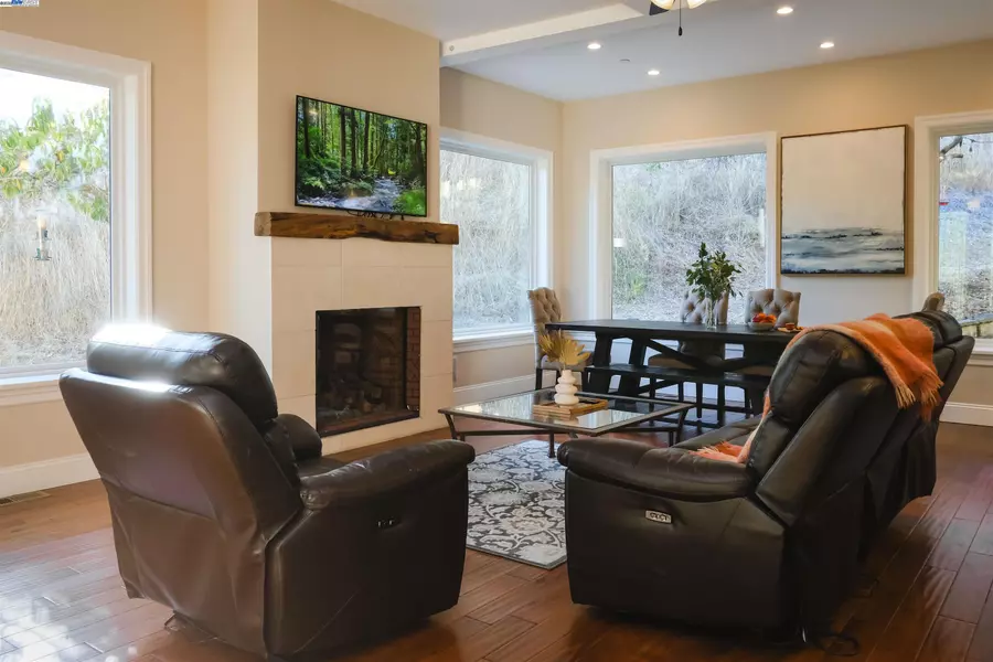 5700 Alhambra Valley Rd, Martinez, CA 94553