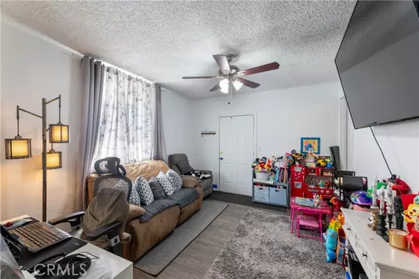 Maywood, CA 90270,6000 Vinevale