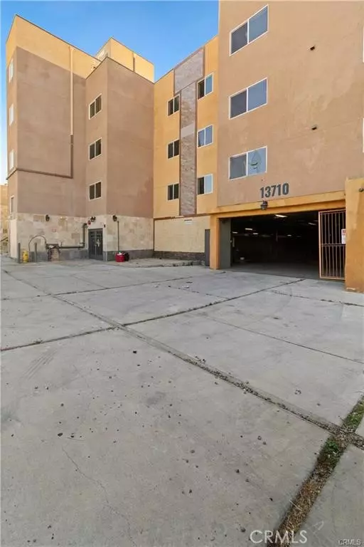 13710 Foothill, Sylmar, CA 91342