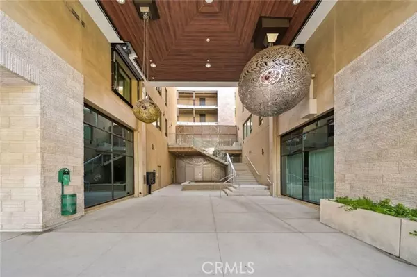 Pasadena, CA 91109,709 E Walnut 219