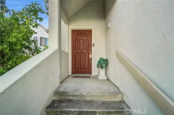 Orange, CA 92869,166 N Singingwood ST 3