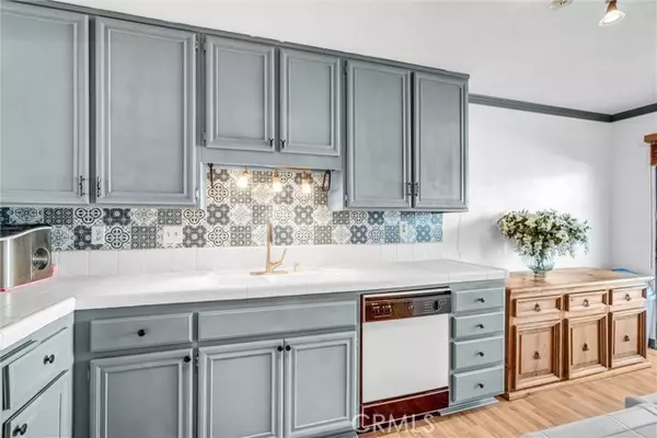 Orange, CA 92869,166 N Singingwood ST 3