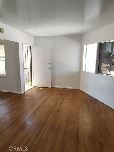 1054 E Artesia BLD 4, Long Beach, CA 90805