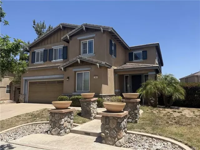 396 Suncup CIR, Hemet, CA 92543
