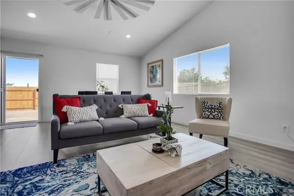 Lake Elsinore, CA 92530,33140 HL