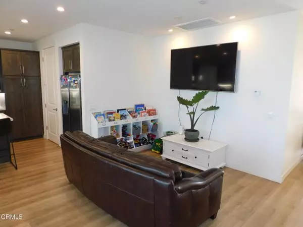 Santa Paula, CA 93060,341 339 Grant Line ST