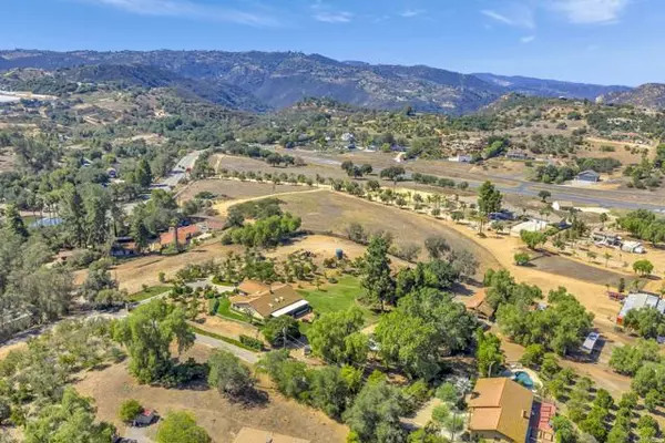 Valley Center, CA 92082,30136 Rolling Hills DR