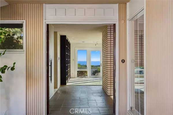 Corona Del Mar, CA 92625,2915 Pebble DR