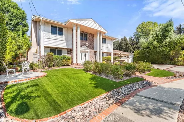 Woodland Hills, CA 91367,24105 Albers ST