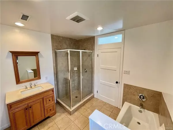 Van Nuys, CA 91411,14618 Killion ST