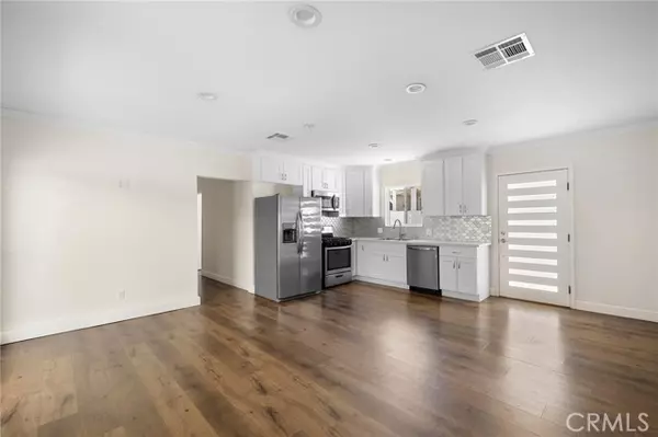 Van Nuys, CA 91405,7058 Willis AVE