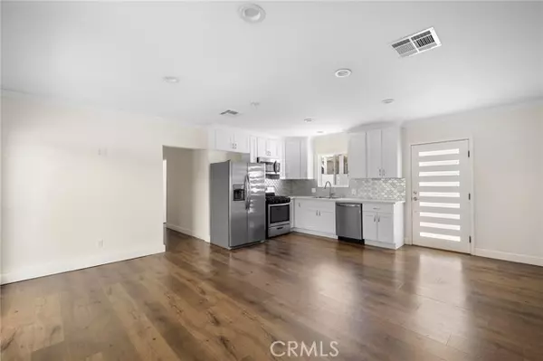 Van Nuys, CA 91405,7058 Willis AVE