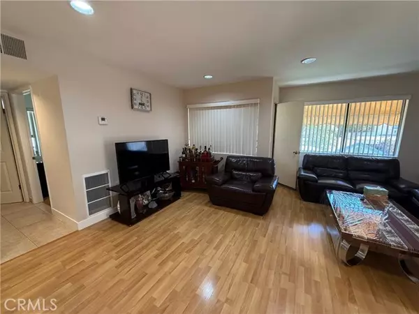 Glendale, CA 91206,132 N Everett 2