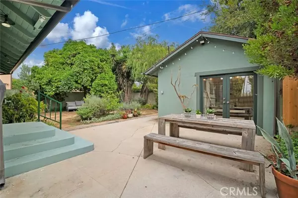 Los Angeles, CA 90016,2102 Hillcrest DR