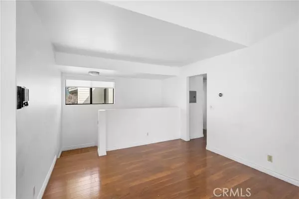 Sunland, CA 91040,10475 Newhome AVE 6