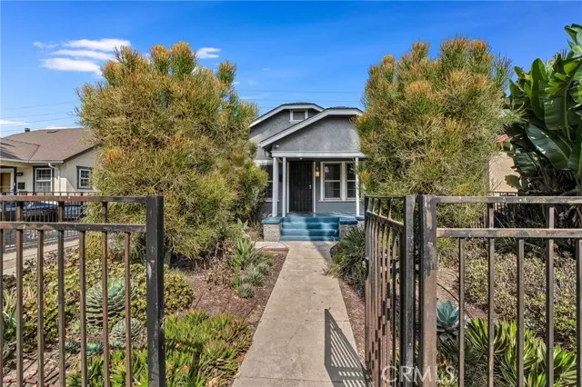 747 W 99th, Los Angeles, CA 90044