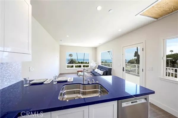 Laguna Beach, CA 92651,376 Cliff DR C