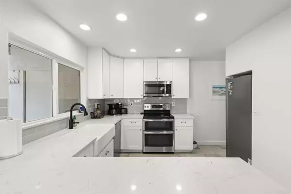 Encinitas, CA 92024,140 Countrywood LN