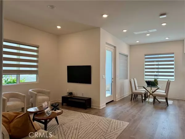 Anaheim, CA 92805,1893 S Union 121