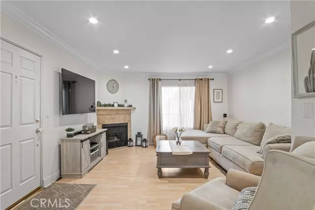 7035 Woodley AVE 203, Van Nuys, CA 91406