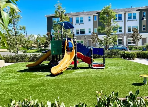 Lake Forest, CA 92630,319 Carmona
