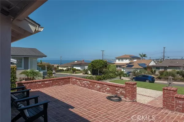 Redondo Beach, CA 90277,206 Calle De Sirenas