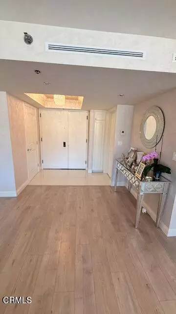 Glendale, CA 91206,222 Monterey Rd Unit904