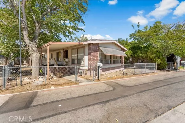 45800 Challenger Way 62, Lancaster, CA 93535