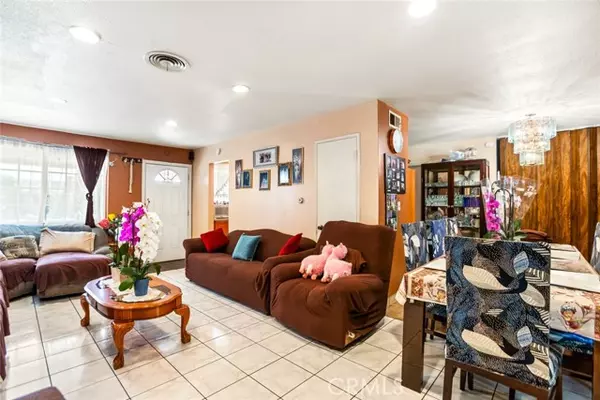 Santa Ana, CA 92704,3413 W James AVE