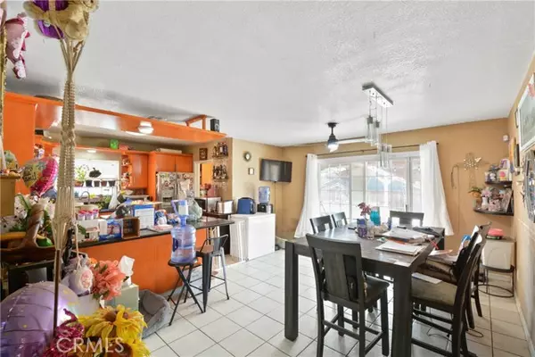 Rialto, CA 92376,917 E Jackson