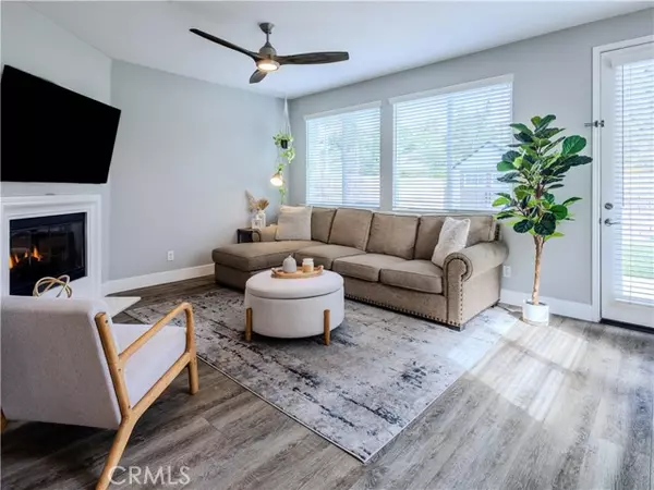 Saugus, CA 91350,19451 Opal LN