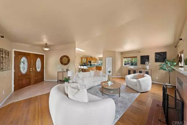 1153 Merritt DR, El Cajon, CA 92020