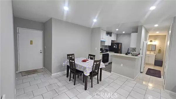 Reseda, CA 91335,17900 Sherman WAY 226