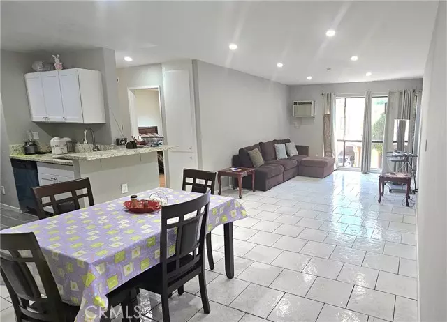 Reseda, CA 91335,17900 Sherman WAY 226