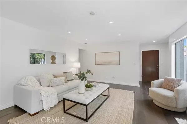 Redondo Beach, CA 90278,2113 Voorhees D