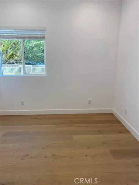 Los Angeles, CA 90047,5923 Haas AVE 1/2