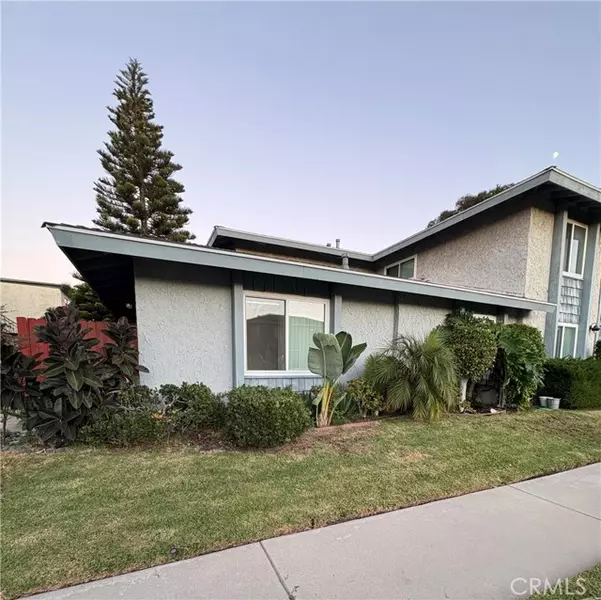 1704 California ST, Huntington Beach, CA 92648
