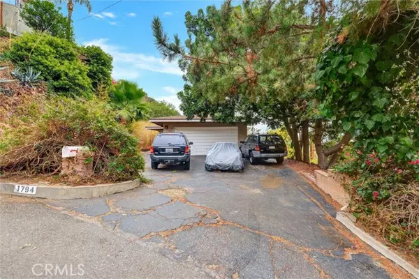1794 Thurber PL, Burbank, CA 91501