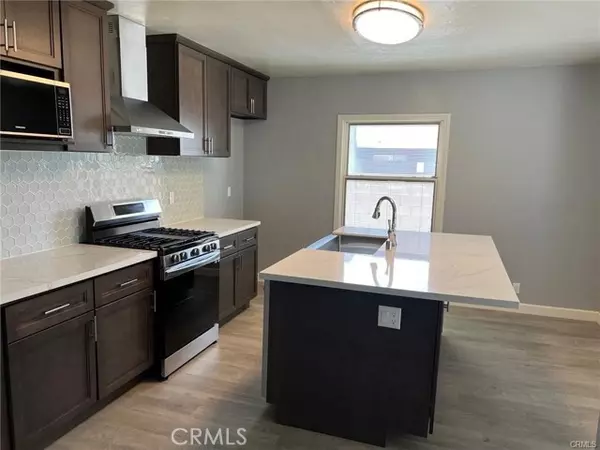 Buena Park, CA 90621,7582 11th