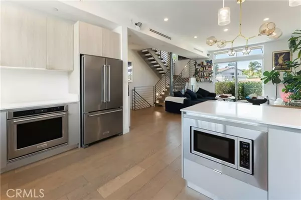 Los Angeles, CA 90034,3107 S Dakota