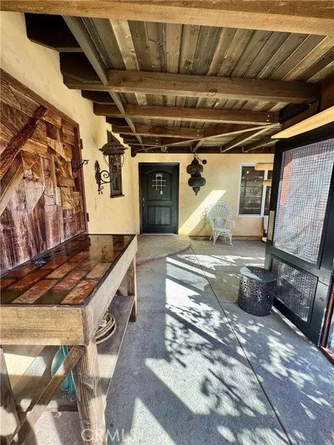 Reseda, CA 91335,7326 Vanalden