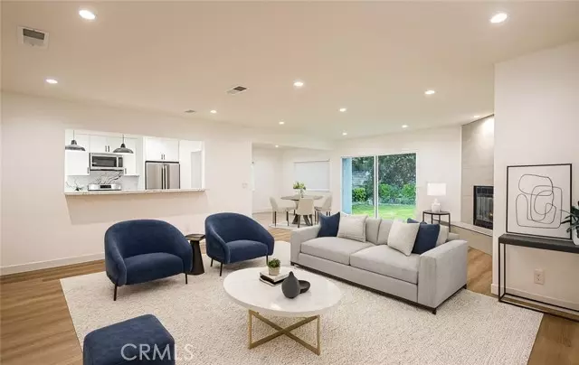 Woodland Hills, CA 91364,22257 Macfarlane DR